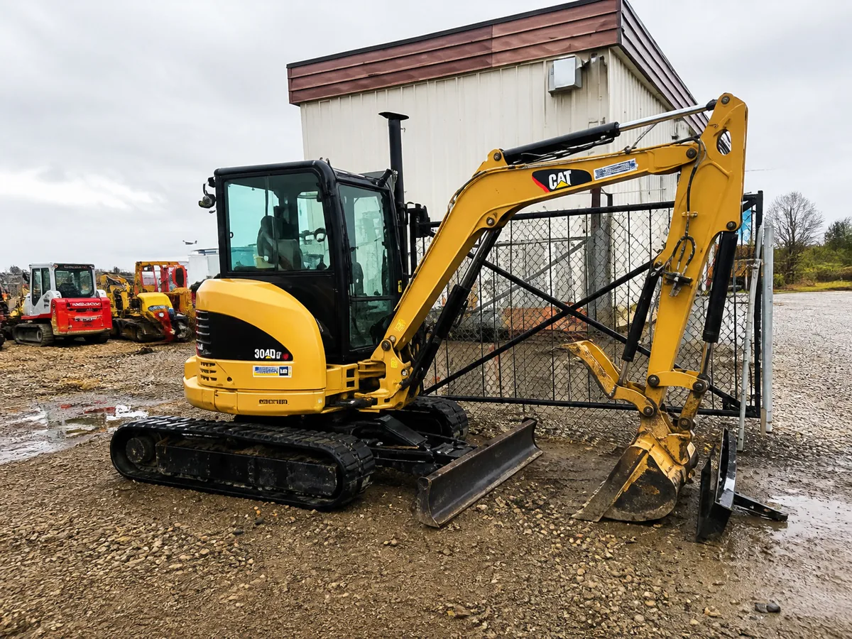 Enhanced view based on the actual unit #251 CAT 304D CR compact excavator photo